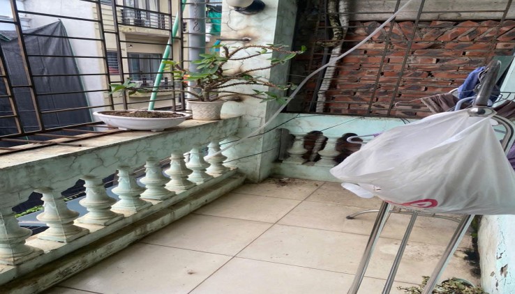 Bán nhà Tân Mai, Hoàng Mai, 63m2, 4 tầng, 4 ngủ, 4 WC - Full nội thất, sổ vuông đẹp, GD ngay